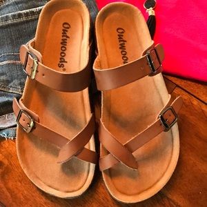 NEW Outwoods brown vegan toe-loop slip on sandals!